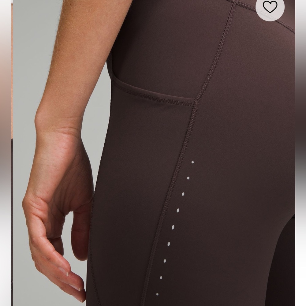 Fast and Free High-Rise Tight 28"
Pockets